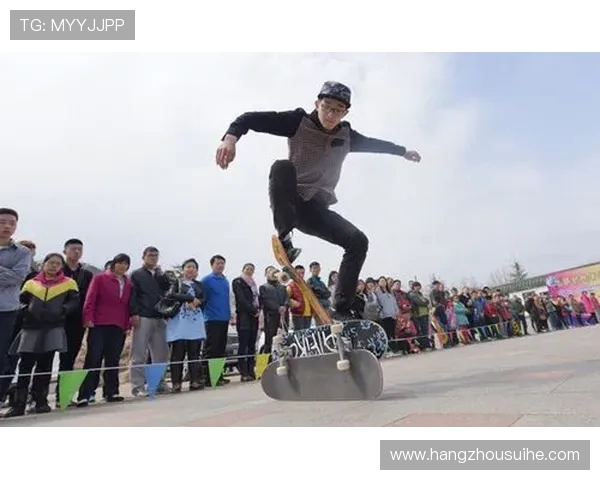 广州滑板队与南京滑板队赛后复盘分析灵活性表现及战术对比