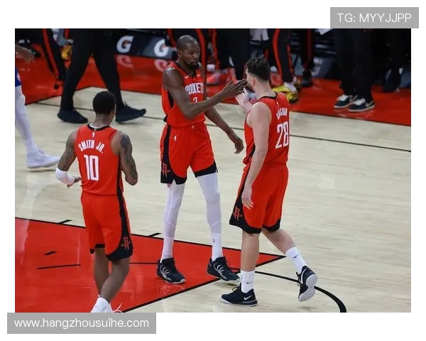 2012年NBA季后赛火箭与掘金第三场激战回顾与精彩瞬间分析 2012年NBA季后赛火箭与掘金第三场激战回顾与精彩瞬间分析