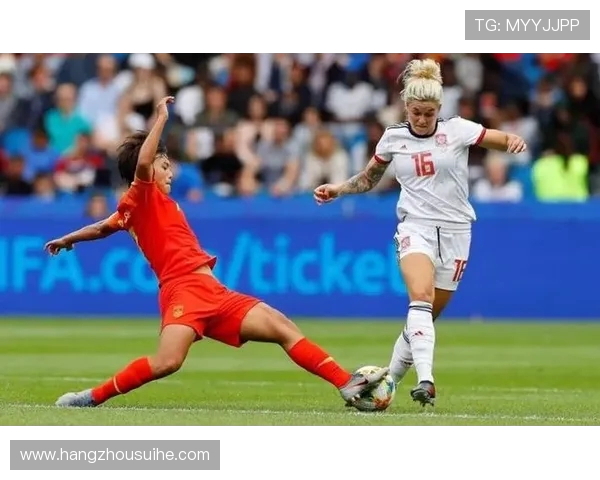 2015年香港队与中国队激战回顾：历史交锋与精彩瞬间分析