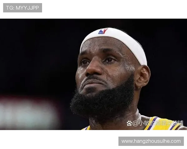 勒布朗詹姆斯：篮球巨星的辉煌历程与传奇影响力分析