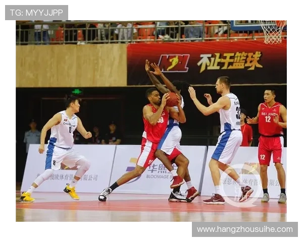 重庆篮球队配合问题引发热议球迷与专家各抒己见探讨未来发展方向