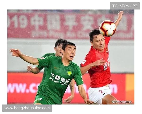 武汉篮球队以87分领跑杯赛积分榜展现强劲实力和团队合作精神