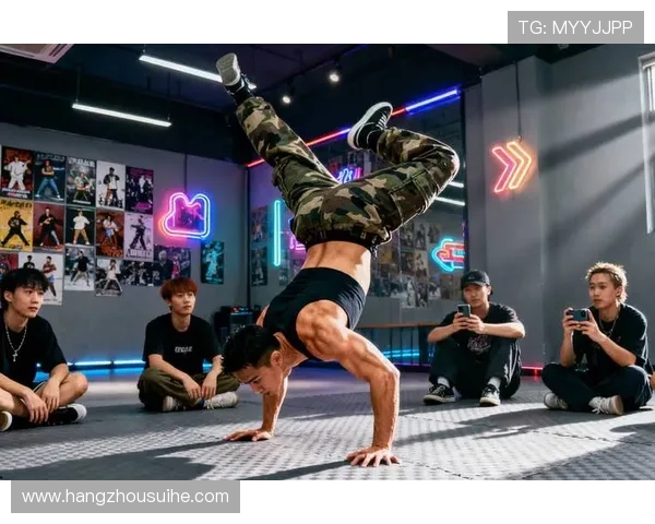 街舞热潮：探索杭州街舞队如何通过团队协作实现艺术与激情的完美结合