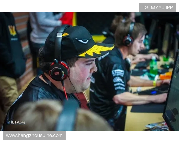 CSGO战术解析：深入探讨IG战队的全面压制策略与执行力