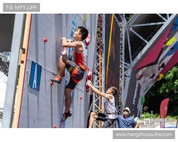 广州攀岩队在攀岩联赛中的团队协作表现分析与点评