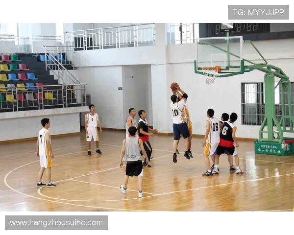 李芳独家篮球心得分享：从基础技巧到实战经验的全面解析与提升之路